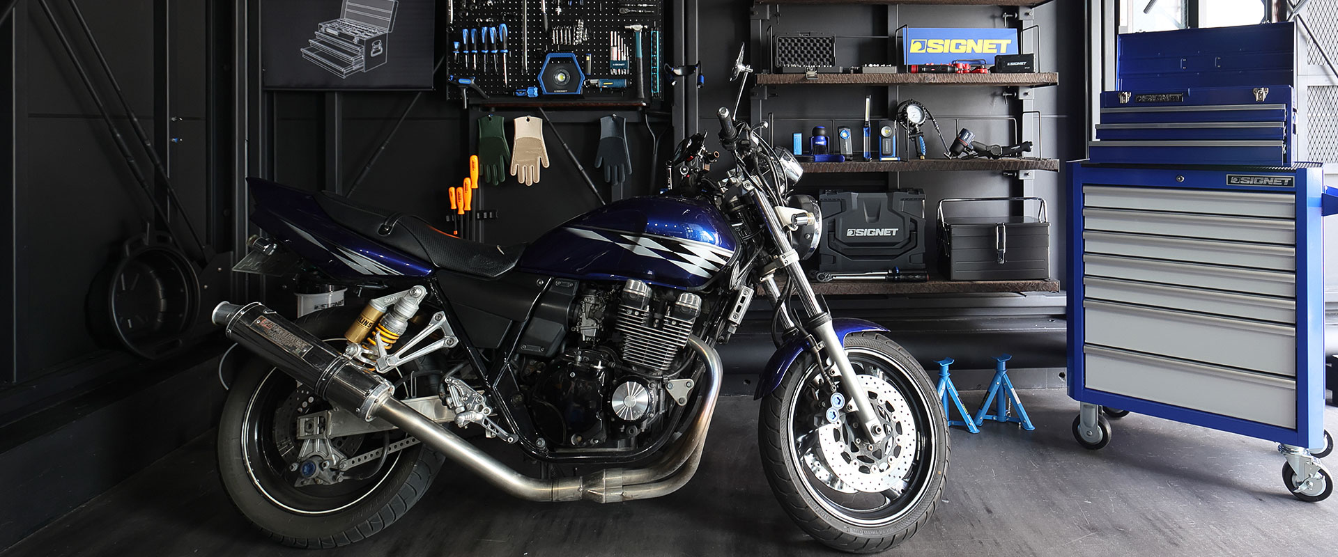 SIGNET　バイクと工具